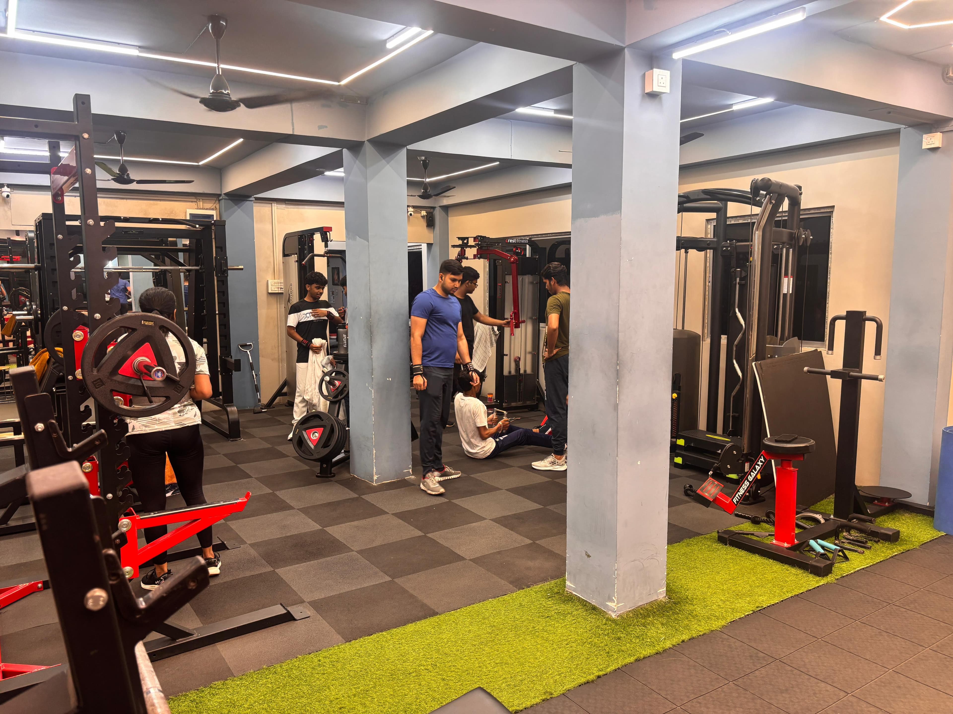 Samz Fitness Hub gym floor in Laketown, Siliguri