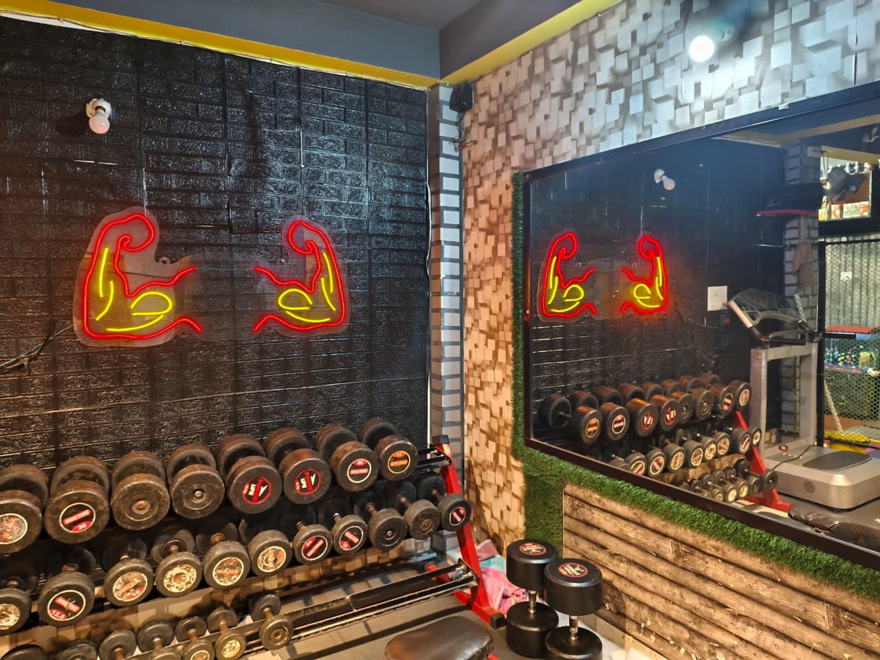Trainer support at Samz Fitness Hub, Siliguri